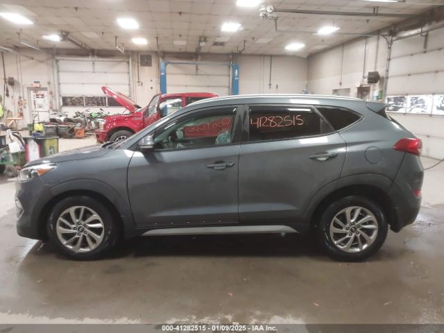 KM8J3CA40HU445272 Hyundai Tucson Se Plus