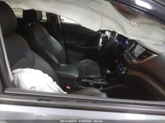 KM8J3CA40HU445272 Hyundai Tucson Se Plus
