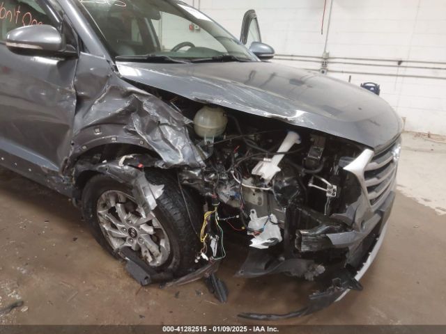 KM8J3CA40HU445272 Hyundai Tucson Se Plus