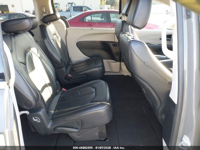 Chrysler Pacifica Touring L 2022 2C4RC1BG5NR168311 Image 8