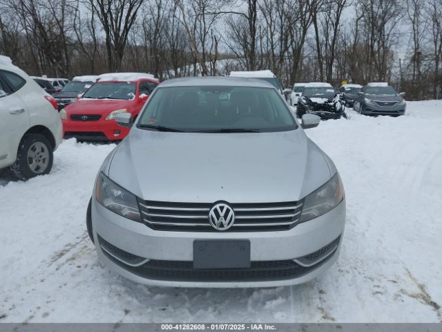 1VWAT7A36FC017113 Volkswagen Passat 1.8t Wolfsburg Edition