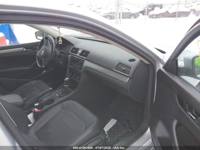 1VWAT7A36FC017113 Volkswagen Passat 1.8t Wolfsburg Edition