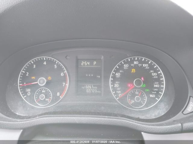 1VWAT7A36FC017113 Volkswagen Passat 1.8t Wolfsburg Edition