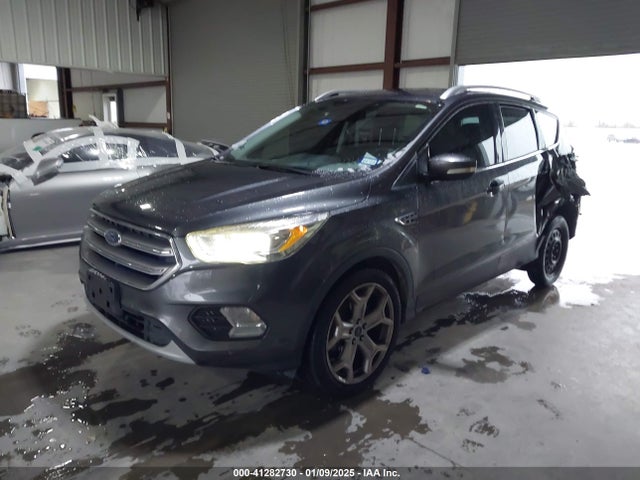 Ford Escape Titanium 2017 1FMCU0J94HUE94538 Image 2