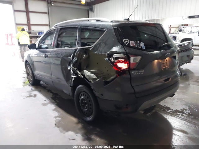 Ford Escape Titanium 2017 1FMCU0J94HUE94538 Image 3