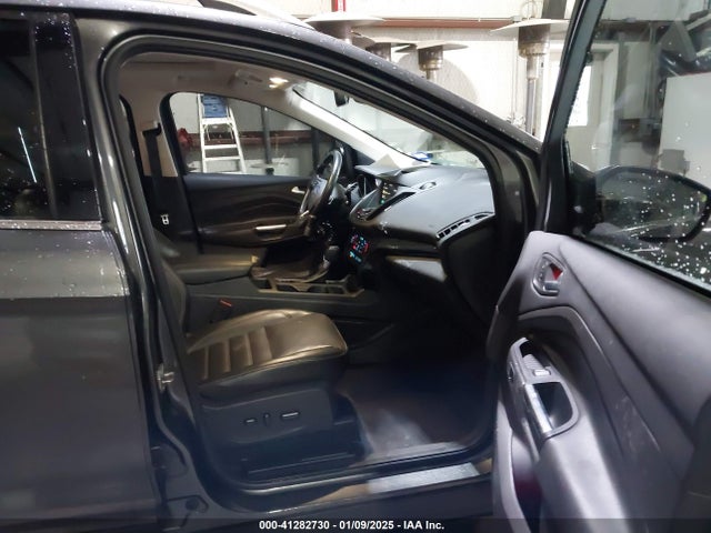 Ford Escape Titanium 2017 1FMCU0J94HUE94538 Image 5