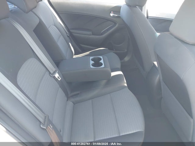 KNAFX4A61G5461024 KIA FORTE LX