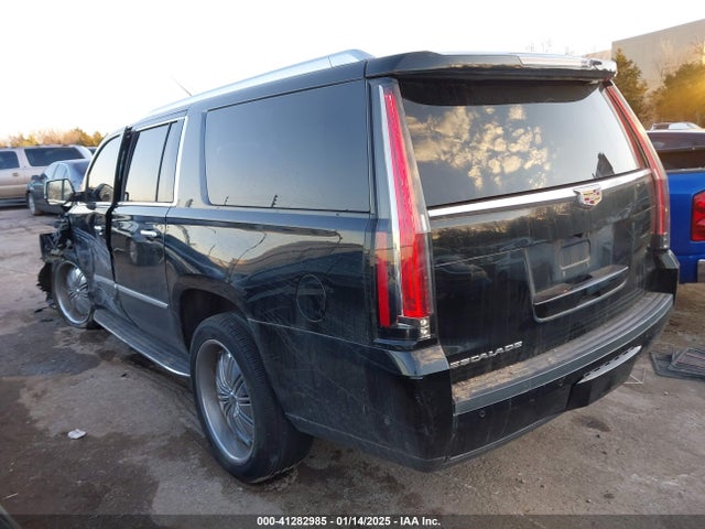 2018 CADILLAC ESCALADE ESV 1GYS3HKJ5JR102244 Photo 2