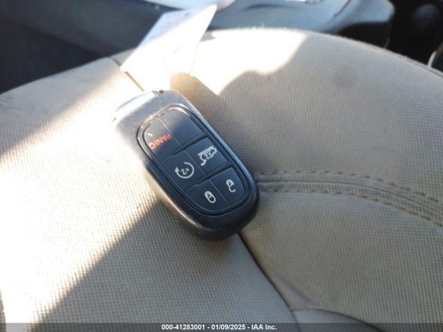 1C4PJMCS4FW528498 Jeep Cherokee Latitude