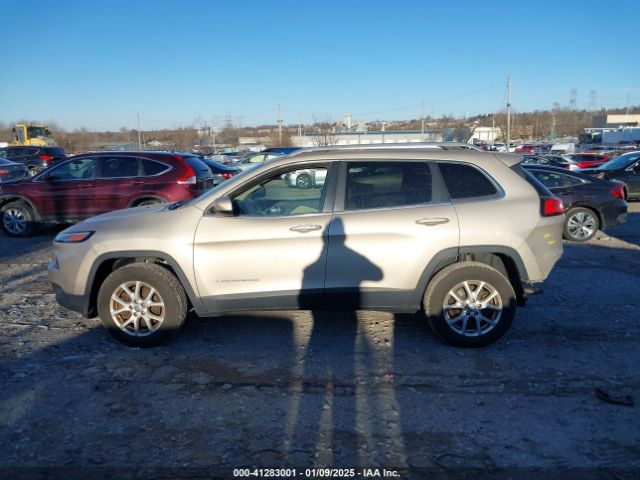 1C4PJMCS4FW528498 Jeep Cherokee Latitude