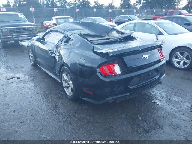 Ford Mustang Ecoboost 2018 1FA6P8TH3J5114946 Image 3