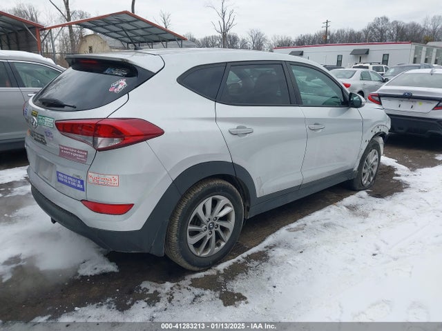 Hyundai TUCSON SE 2018 KM8J2CA42JU793647 Image 4
