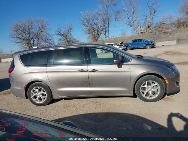 Chrysler Pacifica Touring Plus 2018 2C4RC1FG3JR175021 Image 13