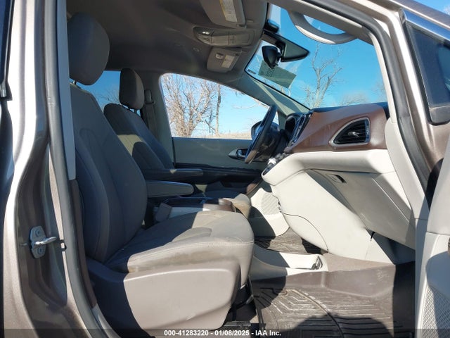 2C4RC1FG3JR175021 Chrysler Pacifica Touring Plus