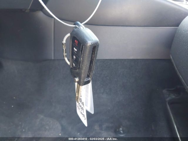 5YFEPMAE5NP328739 Toyota COROLLA LE