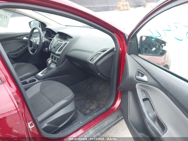 Ford FOCUS SE 2014 1FADP3K21EL379759 Image 5
