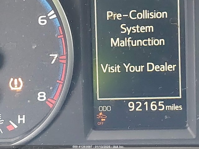 Toyota RAV4 LE 2018 JTMBFREV6JD238719 Image 16