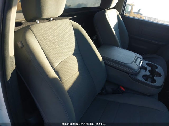 3C6JR6DT8HG734305 RAM 1500 Tradesman  4x2 8' Box