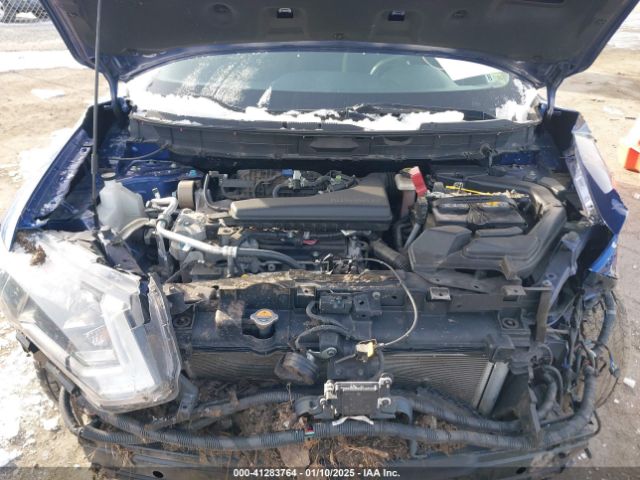 KNMAT2MT9JP532383 Nissan ROGUE SV