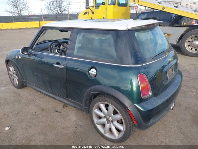 2003 MINI COOPER S WMWRE33433TD58690 Photo 2