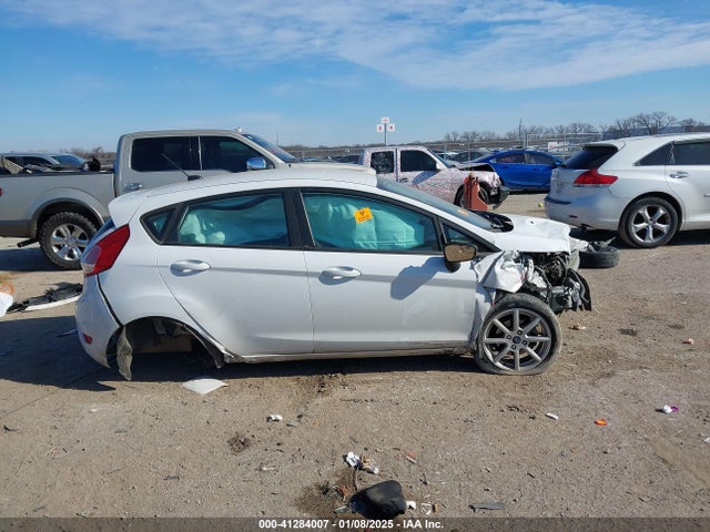 Ford FIESTA SE 2019 3FADP4EJ7KM143099 Image 11