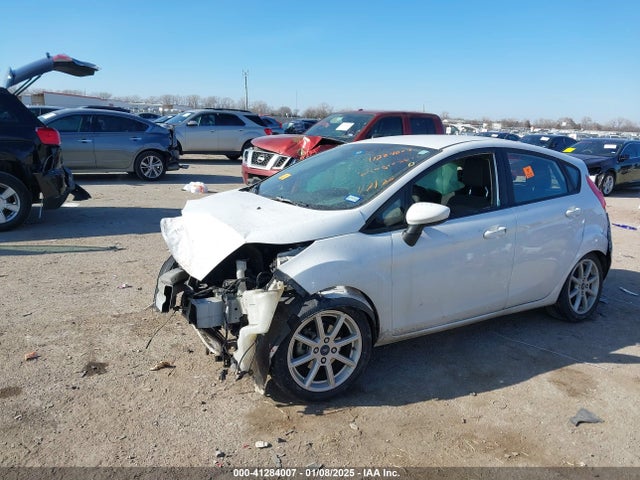 Ford FIESTA SE 2019 3FADP4EJ7KM143099 Image 2
