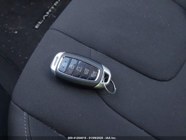 KMHLM4AJ2PU083249 Hyundai Elantra Hybrid Blue