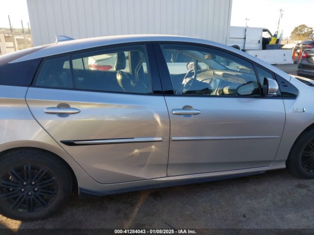 JTDKARFP6H3042875 Toyota Prius Prime Premium