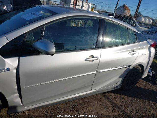 JTDKARFP6H3042875 Toyota Prius Prime Premium