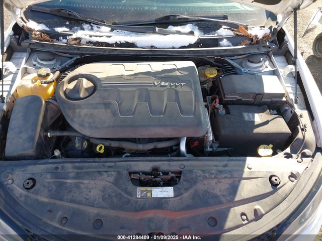Chrysler 200 S 2015 1C3CCCDG9FN668683 Image 10