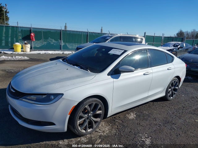 Chrysler 200 S 2015 1C3CCCDG9FN668683 Image 2