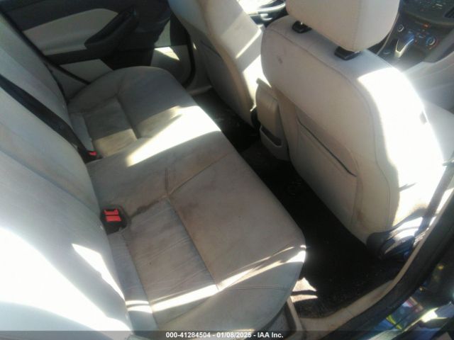 1FADP3F24HL341621 Ford FOCUS SE