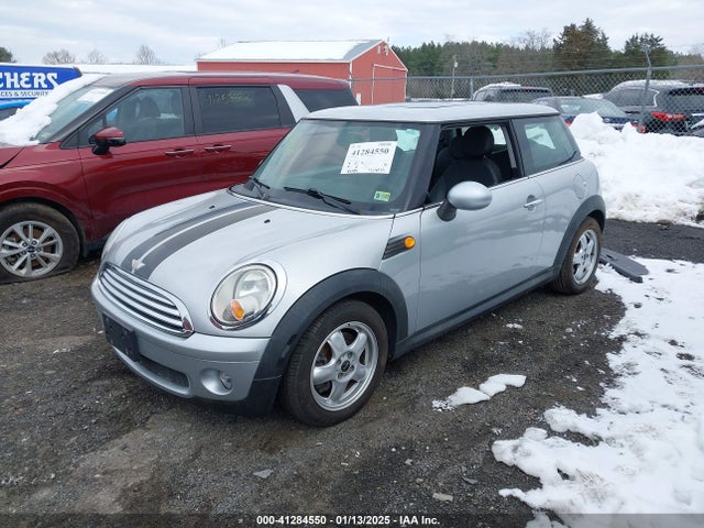 2008 MINI COOPER WMWMF33528TT59530 Photo 1