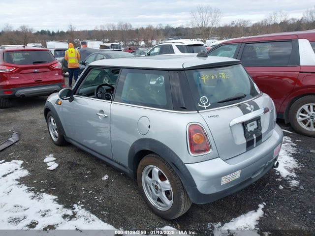 2008 MINI COOPER WMWMF33528TT59530 Photo 2