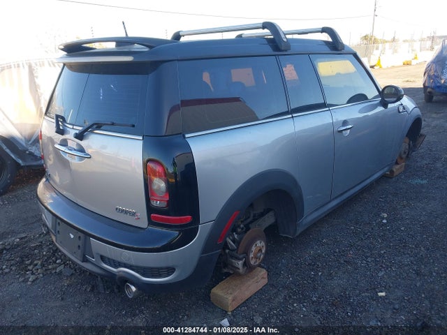 2009 MINI COOPER S CLUBMAN WMWMM33579TP73734 Photo 3