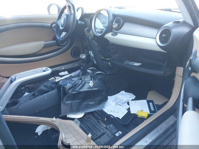 2009 MINI COOPER S CLUBMAN WMWMM33579TP73734 Photo 4