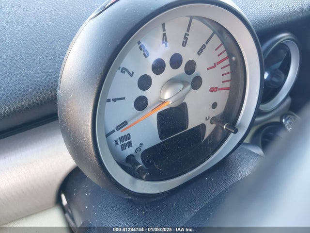 2009 MINI COOPER S CLUBMAN WMWMM33579TP73734 Photo 6