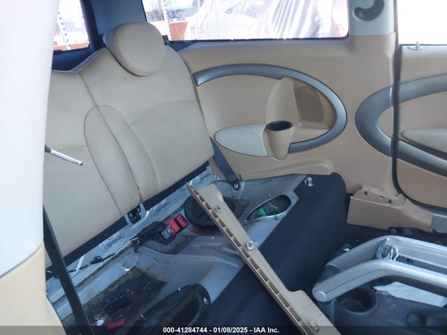 2009 MINI COOPER S CLUBMAN WMWMM33579TP73734 Photo 7