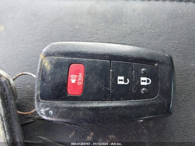 JTDKARFU4H3540949 Toyota Prius Three Touring