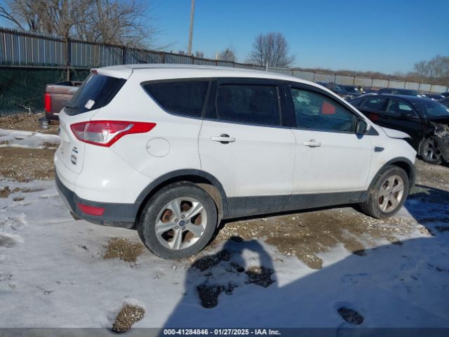 1FMCU9GXXGUB93569 Ford ESCAPE SE