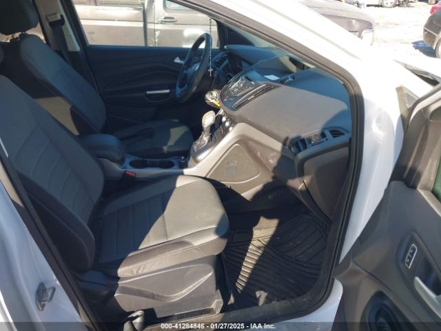 1FMCU9GXXGUB93569 Ford ESCAPE SE