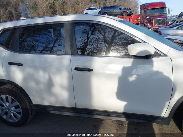 Nissan ROGUE S 2017 JN8AT2MV6HW012597 Image 13