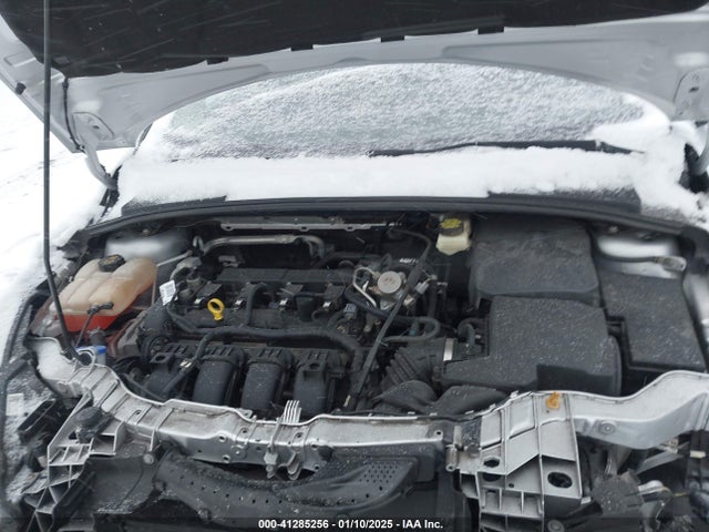 Ford FOCUS SE 2017 1FADP3F26HL315697 Image 10