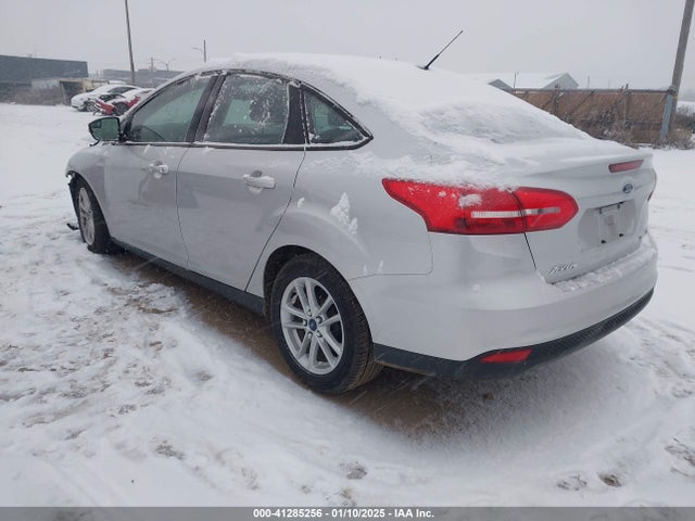 Ford FOCUS SE 2017 1FADP3F26HL315697 Image 3