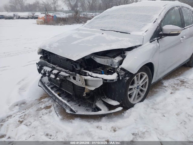Ford FOCUS SE 2017 1FADP3F26HL315697 Image 6