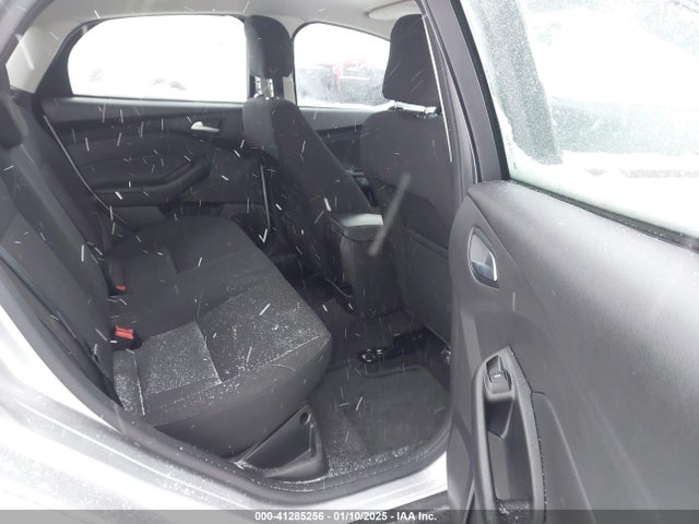 Ford FOCUS SE 2017 1FADP3F26HL315697 Image 8