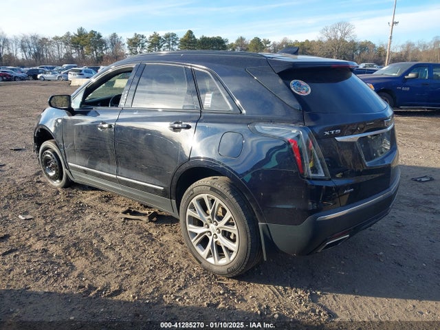 2021 CADILLAC XT5 1GYKNGRS5MZ145067 Photo 2