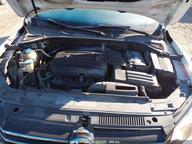 1VWBT7A3XFC072409 Volkswagen Passat 1.8t Se