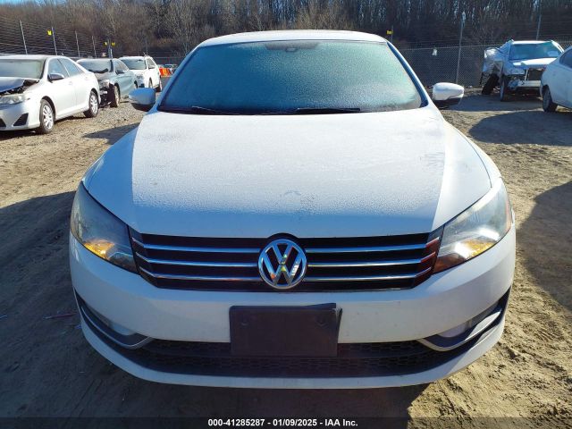 1VWBT7A3XFC072409 Volkswagen Passat 1.8t Se