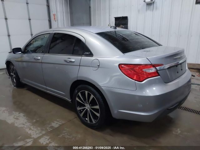 2013 CHRYSLER 200 1C3CCBCG3DN654870 Photo 2